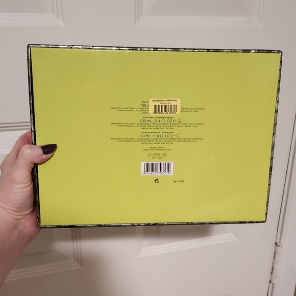 Kenneth Cole Reaction Cologne Empty Box Green - Picture 2 of 7